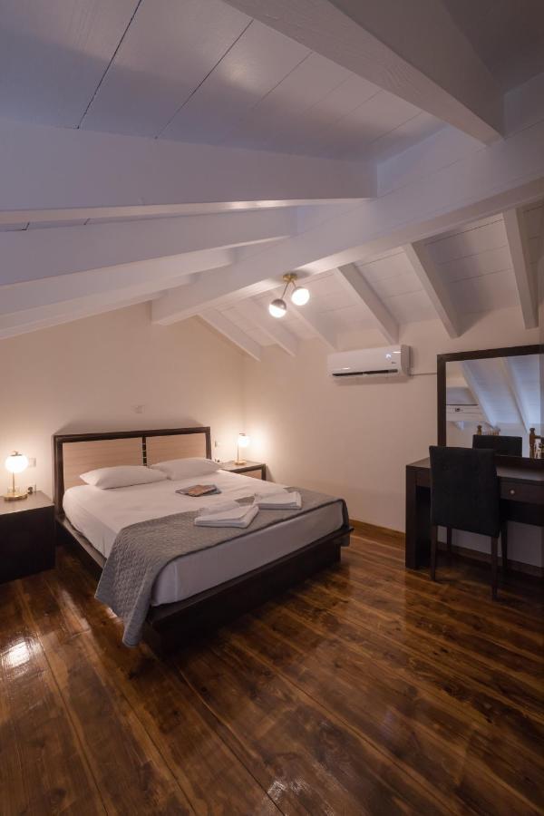 Pension Nikolaos Nafplio Bagian luar foto